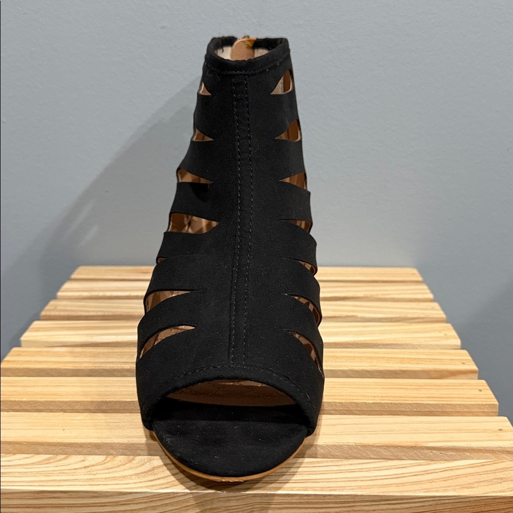 Black Cutout Ankle Booties Peep Toe Heels Versatile Everyday Chic Diane Gilman 9 - Picture 6 of 13